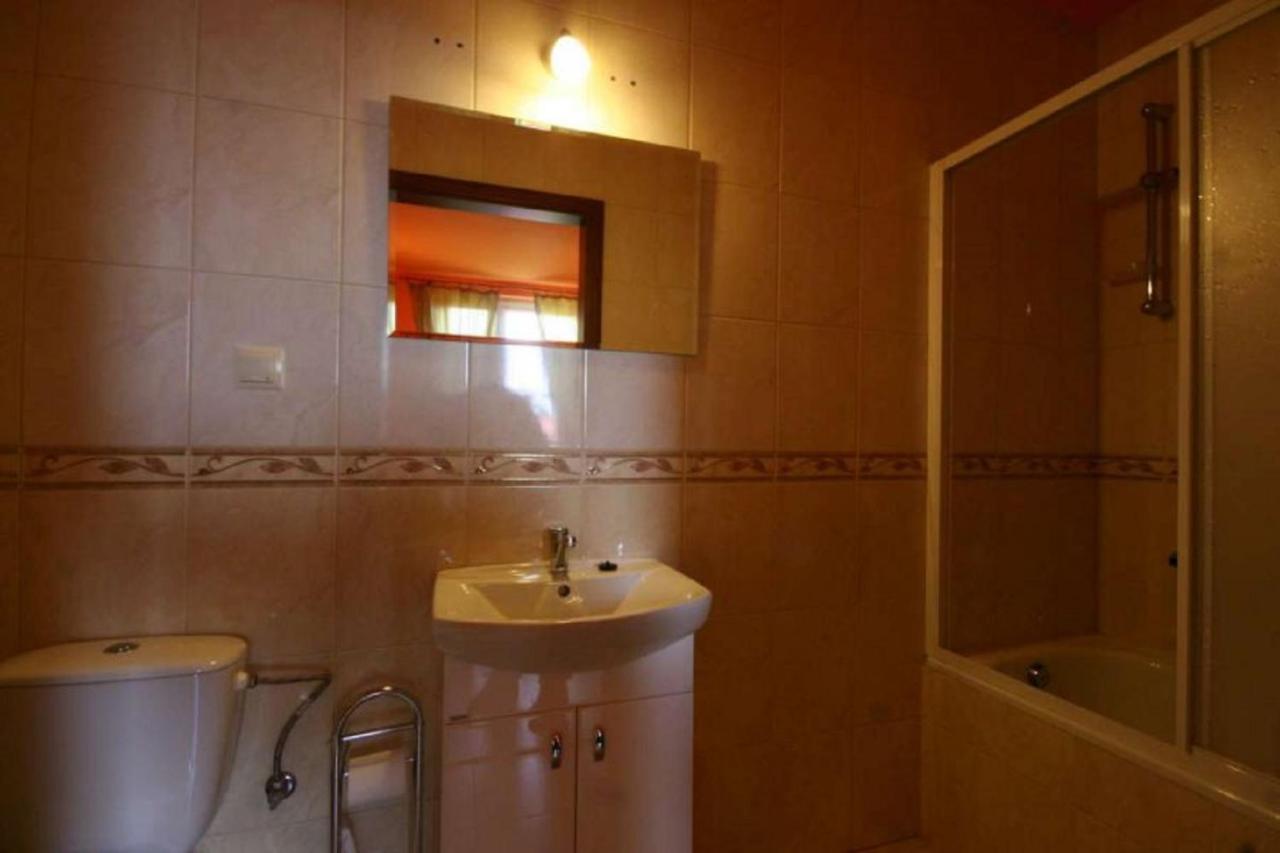 Pod Modrzewiem Farm stay *